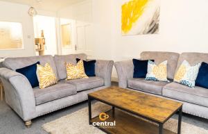 Kinnaird by CENTRAL SERVICED APARTMENTS - Smart TVs inRooms - WiFi - Free Parking - 2 Double Beds - Smart TVs inRooms - Spacious and Modern - Ideal Relocation or Contractor Accomodation