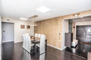 Luxury 3BR with Cabana Oasis Pool & Style