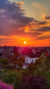 Appartements Studio lumineux 3 min Gare Houilles - RER A, Ligne L et J : photos des chambres