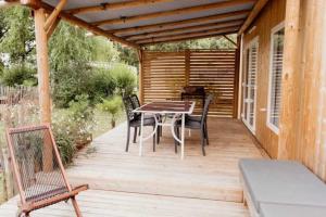 Campings Camping 4 etoiles - Parc aquatique - ccb0bcc : photos des chambres
