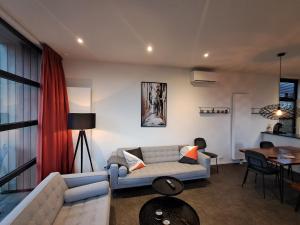 Marina Strandbad Chalet Land in Sicht mit Zaun Haus Nr 81