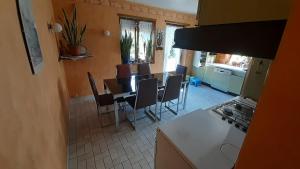Villas Maison meublee spacieuse a la campagne avec jardin : photos des chambres