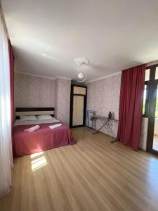 Private House, Apartment