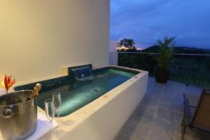 Luxury SKY PENTHOUSES 3-6BR Condo-Hotel at Oceano Jaco