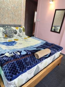 Spicy Bristo, Silent Dragon Inn