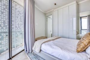 Luxurious living Waterfall