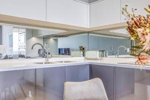 Luxurious living Waterfall