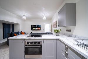 Hayy Collection Townhouse Living at Cliff Oaks