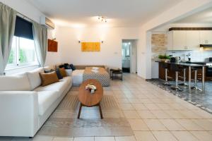 Casa Giovanni By Ezoria Villas