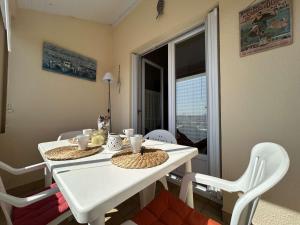 Studio avec Mezzanine, Balcon et Garage à 200m de la Plage – 4 Couchages - FR-1-224-247