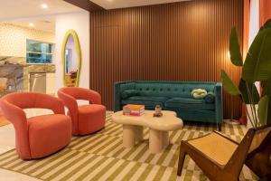 3 BR Game-Loaded Backyard Hot Tub Fire Pit