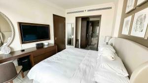 Hotel-Apartment with Burj Khalifa View in Address