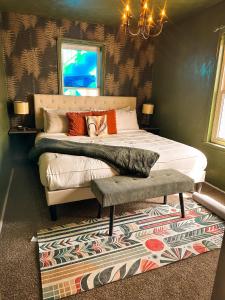 Condo 2BD2BAGrillLaundry-8PP-Pet Friendly
