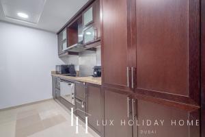 LUX The Burj Khalifa Fountain View Suite