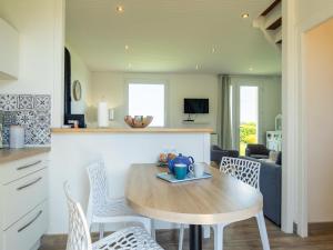 Maisons de vacances Holiday Home Le Bruit de la Mer - Trouz ar Mor by Interhome : photos des chambres