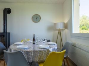 Maisons de vacances Holiday Home Le Bruit de la Mer - Trouz ar Mor by Interhome : photos des chambres