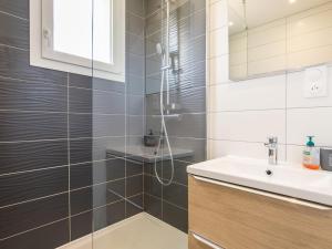 Maisons de vacances Holiday Home Le Bruit de la Mer - Trouz ar Mor by Interhome : photos des chambres