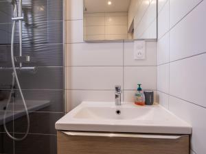 Maisons de vacances Holiday Home Le Bruit de la Mer - Trouz ar Mor by Interhome : photos des chambres