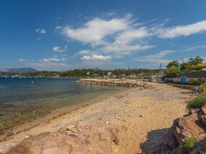 Apartment Les Roches Bleues-2 by Interhome