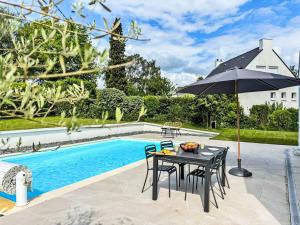 Maisons de vacances Holiday Home La Tour Bourgerel avec piscine by Interhome : photos des chambres