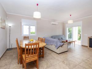 Villa Junqué-Verdure by Interhome