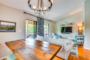 7 Mi to Clemson Stadiums Lake Keowee Getaway!