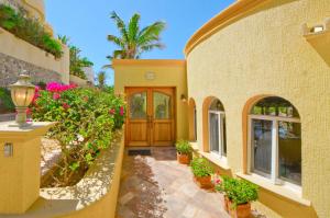 Villa Bougainvillea by Cabo Villas