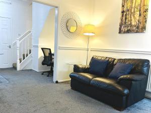 Ideal 2 bed pay-as-you-stay home in Widnes sleeps 5