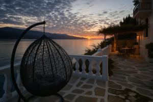 Villa ZeN- with Private garden and beach