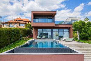 Flexible SelfCheckIns 140 - The most Luxurious Villa with Private pool in Zagreb