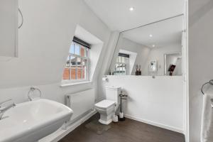 Queens Place - 1 Bedroom Apartment