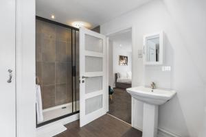 Queens Place - 1 Bedroom Apartment