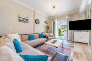 Donnas luxury home in Kassiopi 300m from the sea