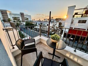 Luxury 2 Bedroom Apartment with 2 Balconys and Seaview