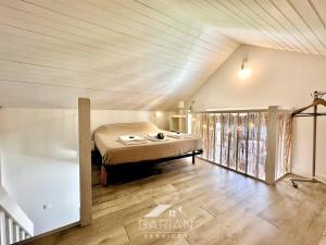 Duplex confortable avec climatisation et cour - ménage et linge inclus