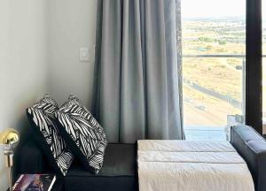 Explore Ellipse - Peacock Room