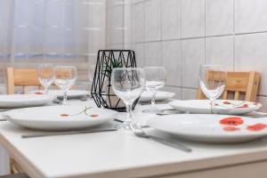 Central - Large and Comfy