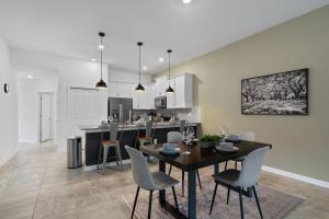 CONDO 2bed2bath next to Disney w Free Water Park