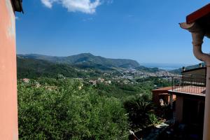 309 - Casa Mirella, Relax con vista su Mare e Natura, 7 minuti di auto dal centro e dal Mare e Spiaggia di Sestri Levante - Ubytování bez kategorie ve městě Sestri Levante