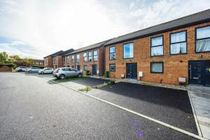 New 3 Bed House, Sittingbourne, Sleeps 7, Contractors, Families , Weekly and Monthly Offers