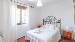 Cortijo El Púlpito Periana by Ruralidays