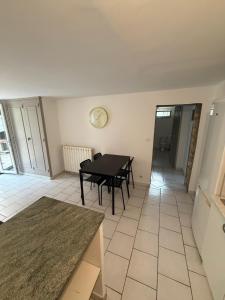 Appartements Maisonette avec jardin au calme : photos des chambres