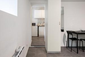 Appartements Spacieux Studio, Maison de Maitre, Parking Gratuit sur Place, MULHOUSE CENTRE : photos des chambres
