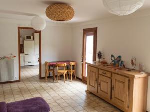 Maisons de vacances House with garden and parking 1 min from Grenoble : photos des chambres