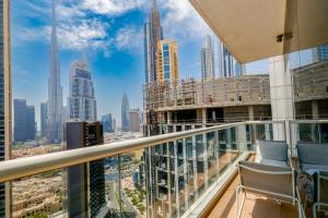 Stunning Burj Khalifa and Skyline View