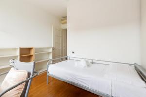 GuestHost- Milano Università Bocconi Terrace Apt