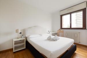 GuestHost- Milano Università Bocconi Terrace Apt