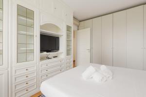 GuestHost- Milano Università Bocconi Terrace Apt