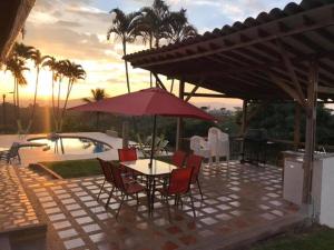 La Rochelita - Finca Privada en el Eje Cafetero capacidad para 30 personas