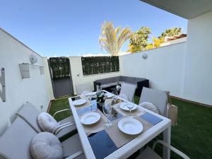 Modern Townhouse with Pool access